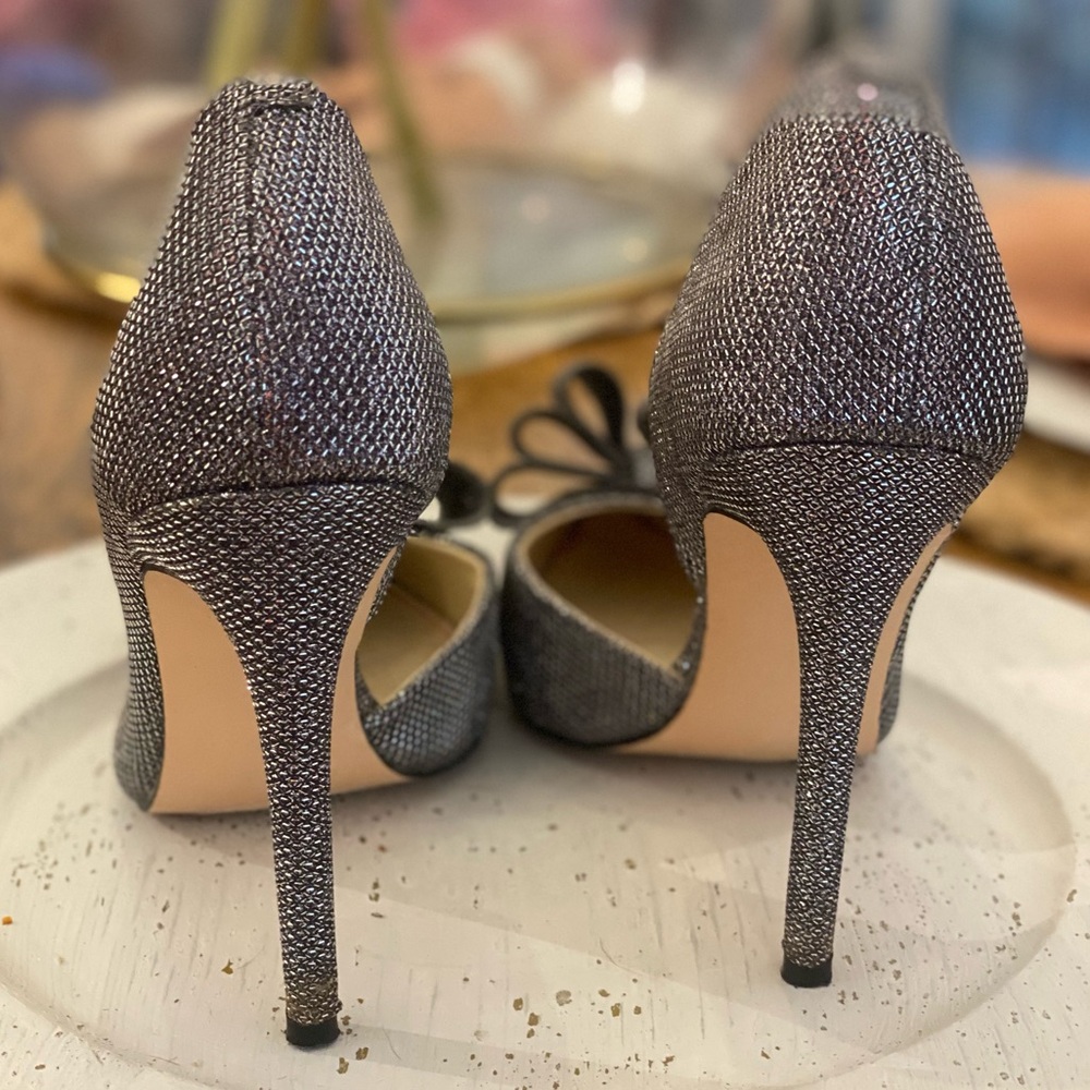 Betsey Johnson Bow Pumps - Picture 4 of 6